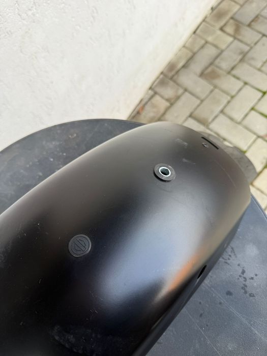 Vând aripă Harley Davidson