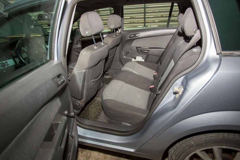 OPEL ASTRA H CARAVAN (BREAK)
​Se vinde Opel Astra H, versiunea break