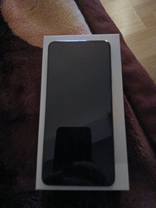 Vând oppo 12f 5g nou