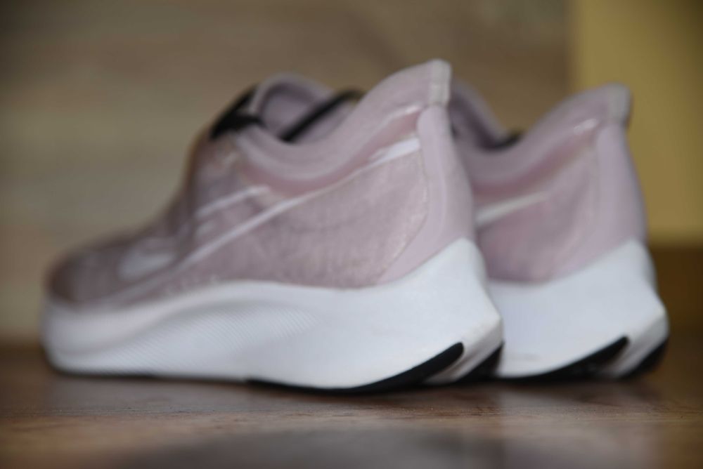 NIKE  Zoom Fly 3 оригинални маратонки 42 номер