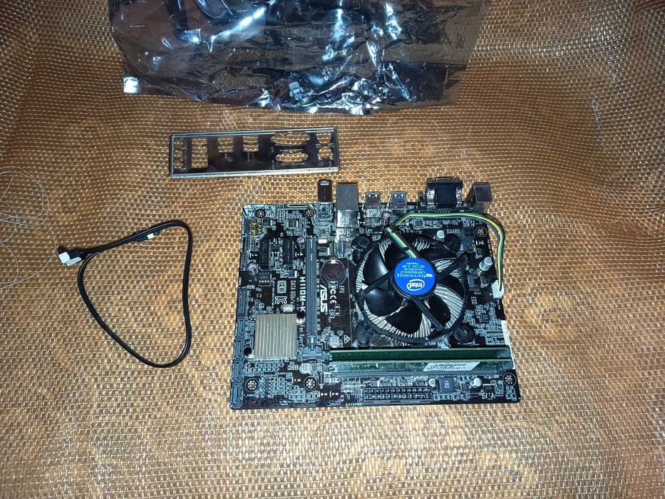 Kit esport gaming, gen 6, Core i3 6098p + placa Asus H110 + 8gb ddr4