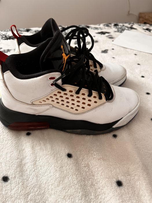 Adidasi jordan marimea 39