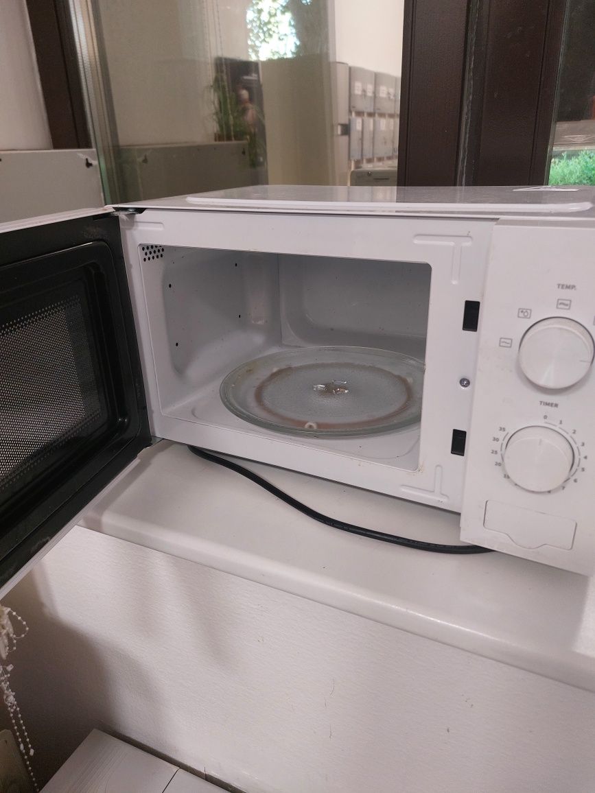 Продам микроволновую печь.