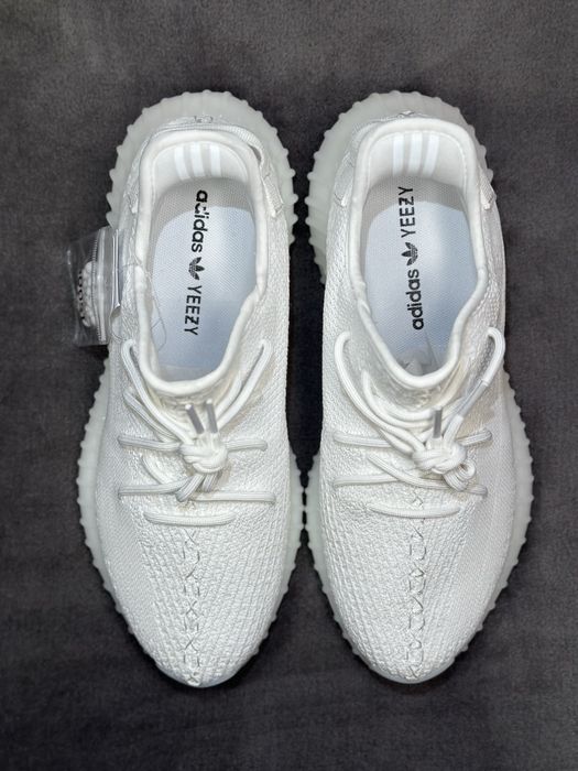 Yeezy 350 Triple White (PREMIUM)