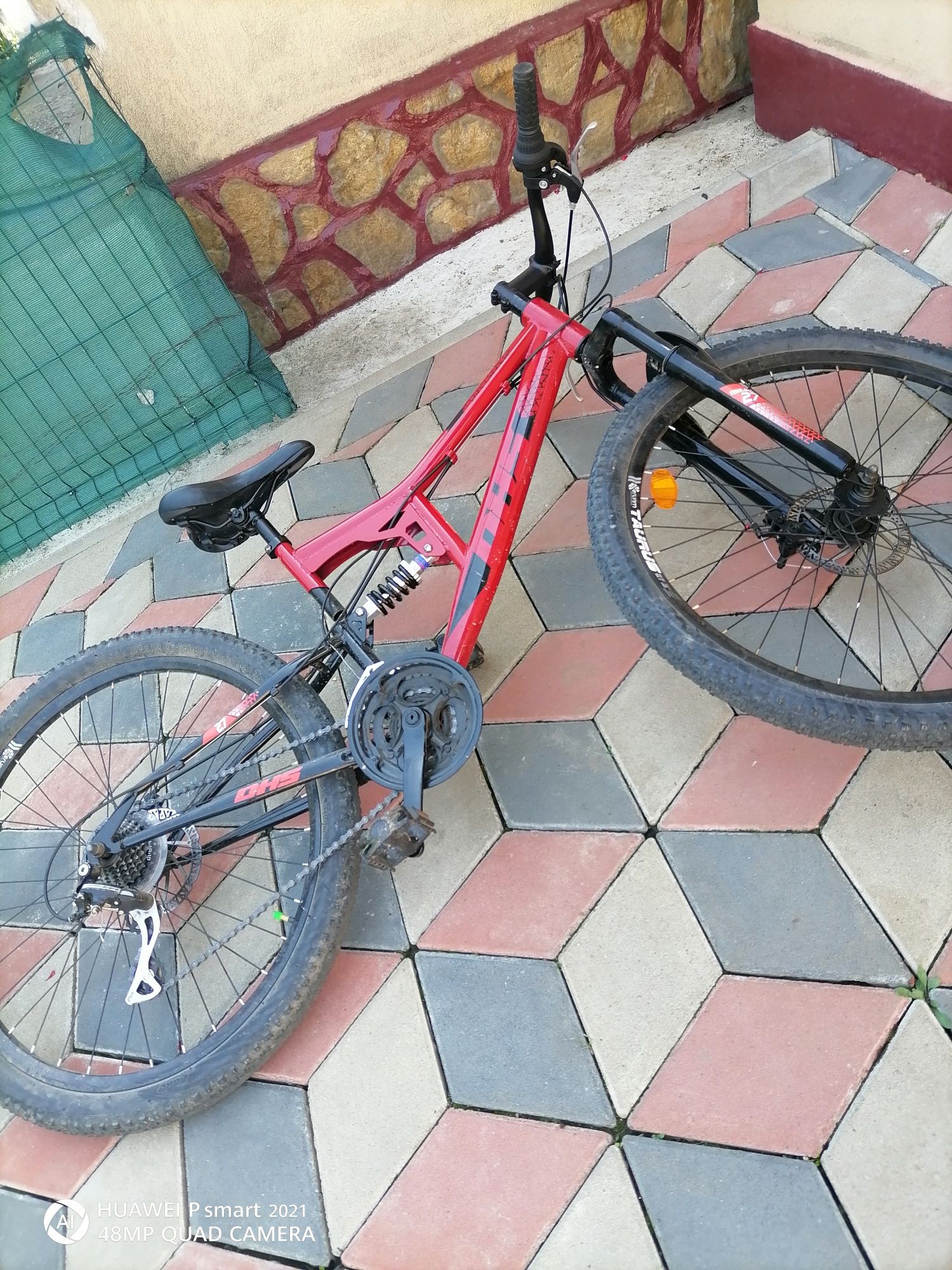 Vând bicicletă în stare foarte bună urgent 5 ani garanție