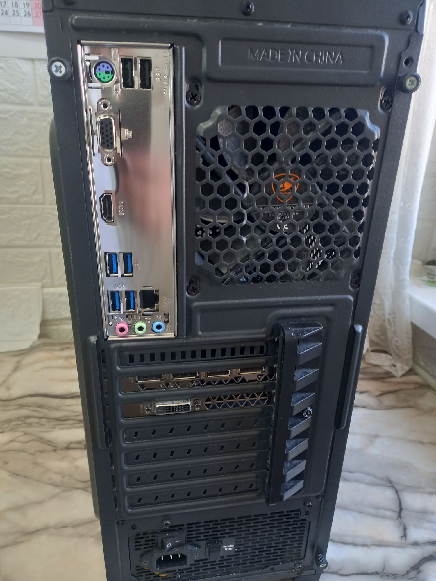 Геймърски компютър AMD Ryzen 5 3600 24gb SSD  GTX 1070 8gb