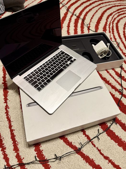 MacBook Pro Retina 15” i7 / 16GB / 500GB SSD + mouse – stare excelenta