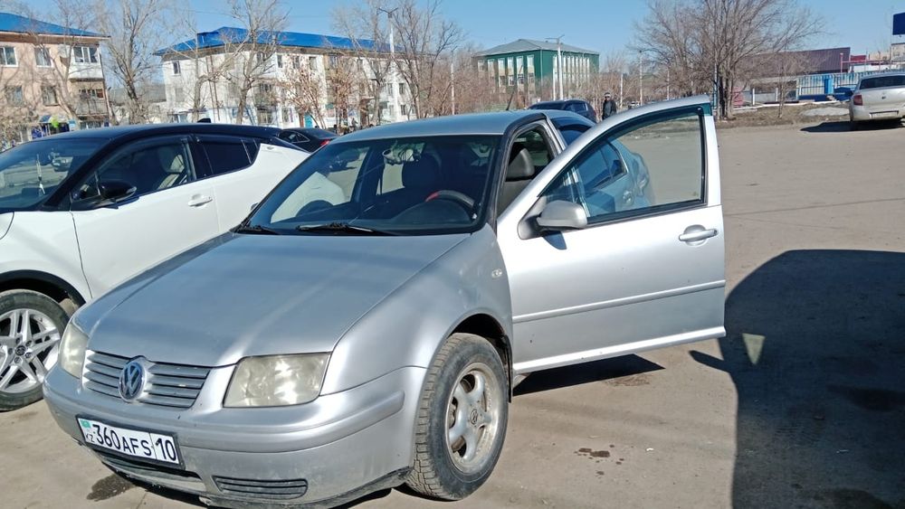 Продам авто машину Бора, обём 2, возможно обмен на автамат,  торг есть