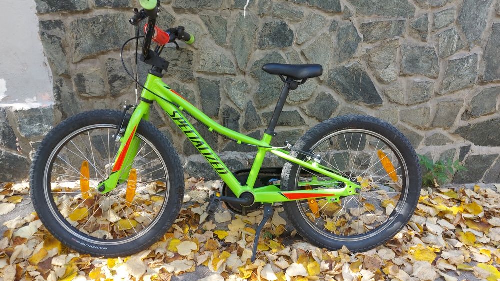 Детско колело specialized 20'