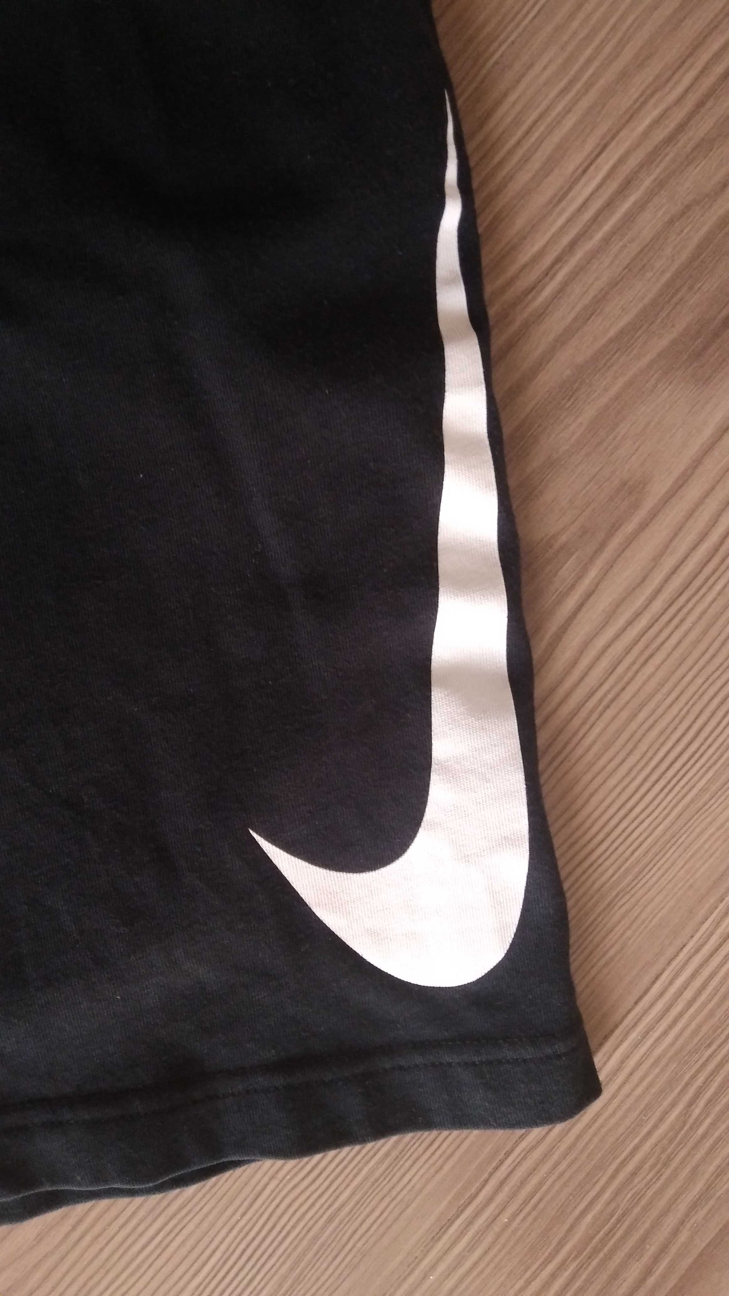 Nike - къси панталони 158-170 см