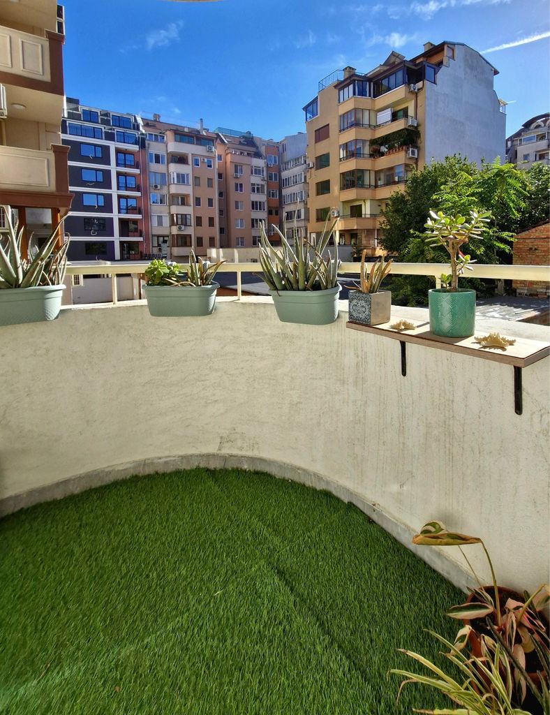 Продава се Тристаен апартамент в Бургас, Лазур - 112 кв.м за 2259 €/кв.м - Снимка #13