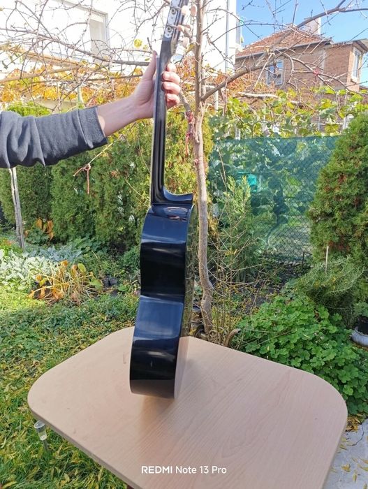 Класическа китара
Цена 120 лв