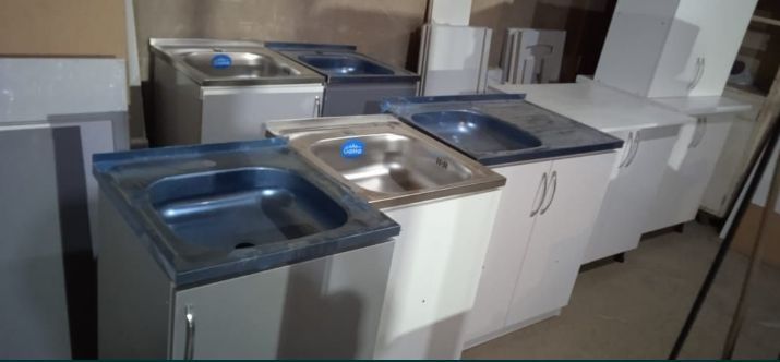 Мойка с тумбой .