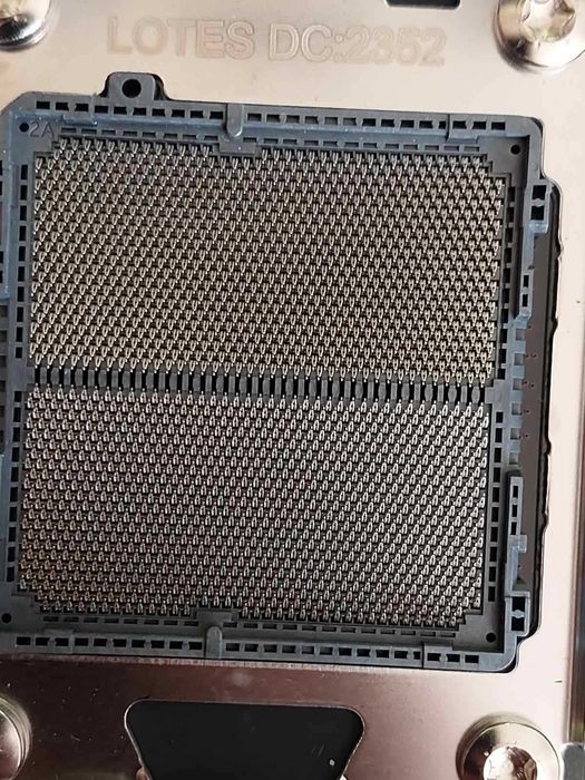 НОВ AMD Ryzen 5 9600X + Gigabyte B650 Eagle AX Wi-Fi