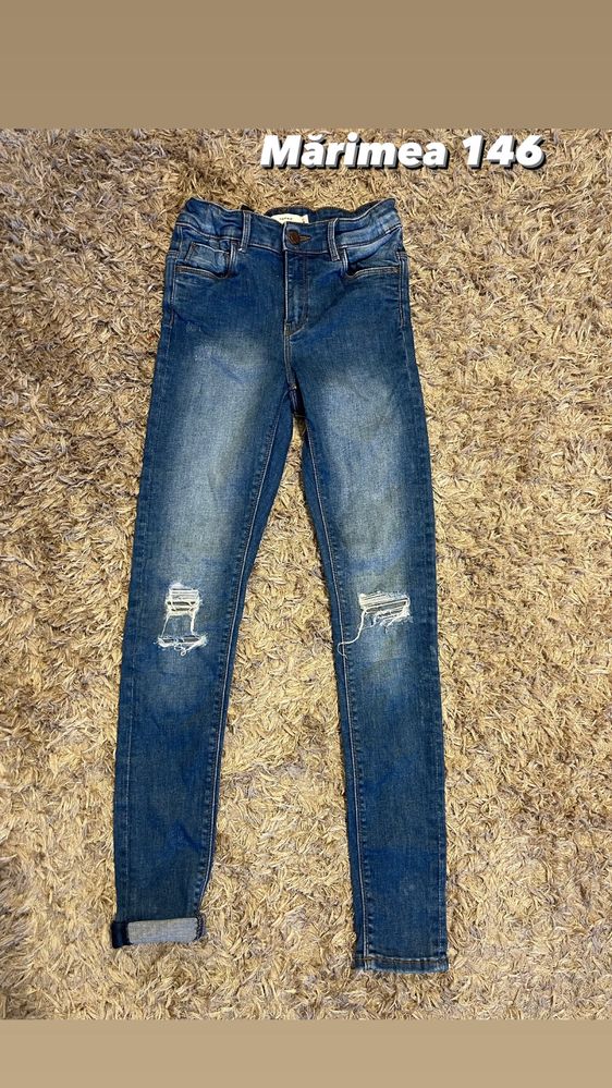 Blugi marimea 152
