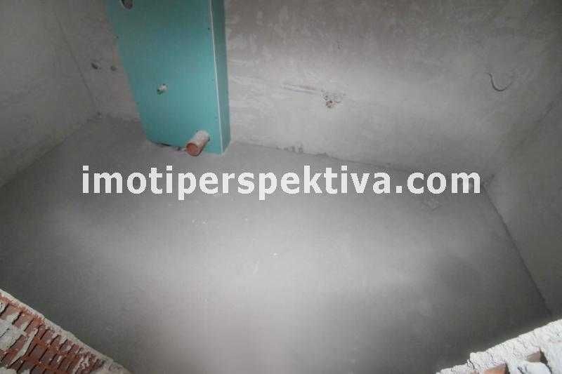 Продава се Двустаен апартамент в Пловдив, Кючук Париж - 77 кв.м за 1039 €/кв.м - Снимка #2