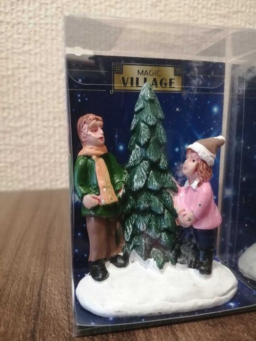 Коледни LED мини светещи сцени, фигурки за декорация на MAGIC VILLAGE.