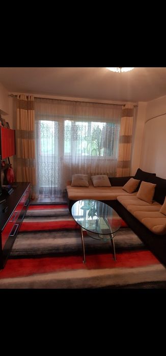 Apartament 3 camere semidecomandat  etaj 1 foarte frumos