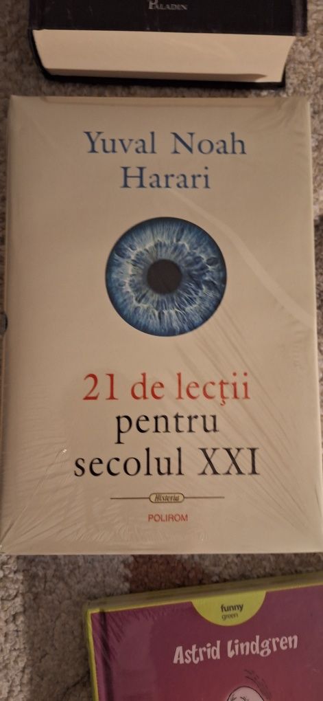 Vand carti noi pret negociabil