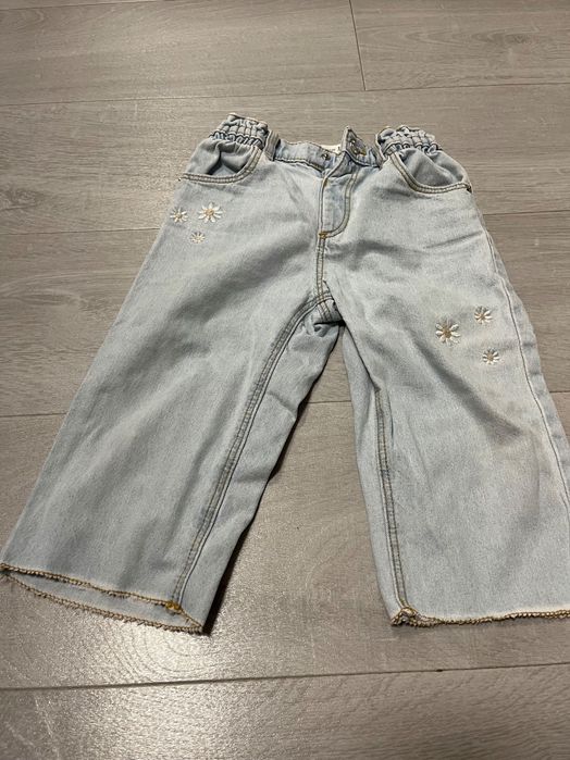 Blugi fetițe Zara, mărimea 98 (2-3 ani), model Wide Leg cu flori