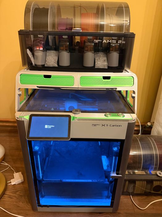 vând imprimanta 3D bambulab X1C combo