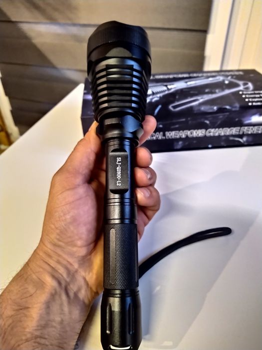 SET Lanterna vanatoare led XM-L2 cu 3 filtre color SLJ-Q2800