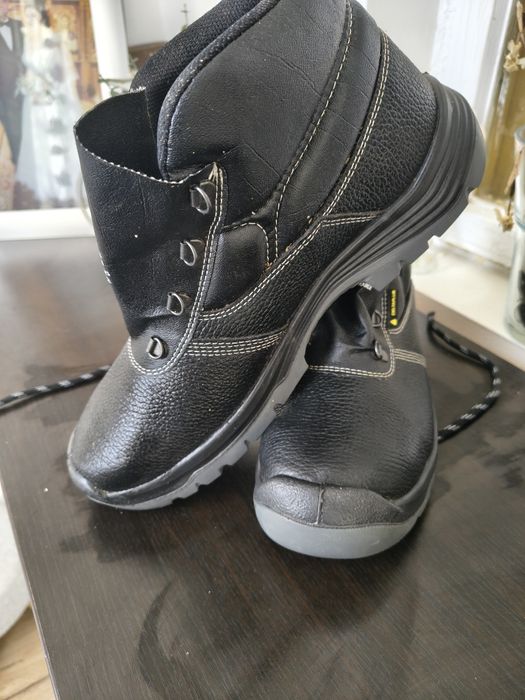 Bocanci bărbați mărimea 45