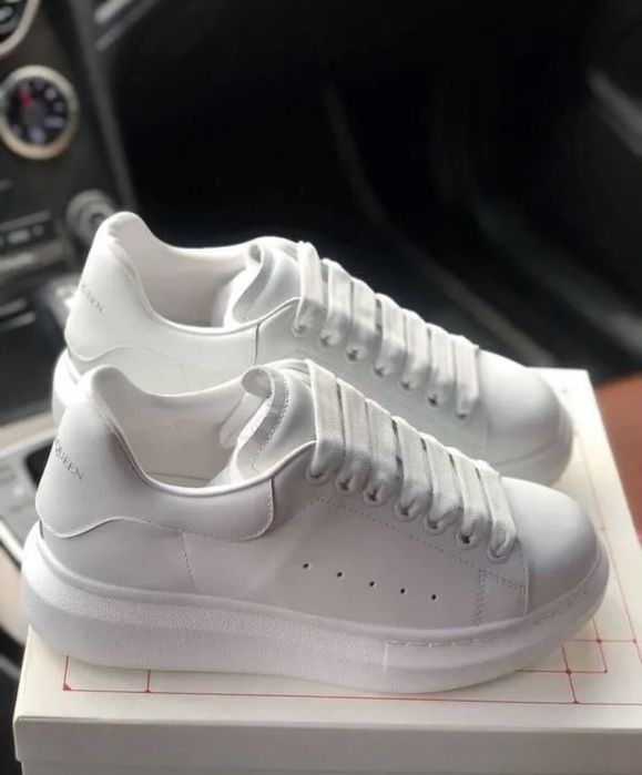 Adidași barbãtesti