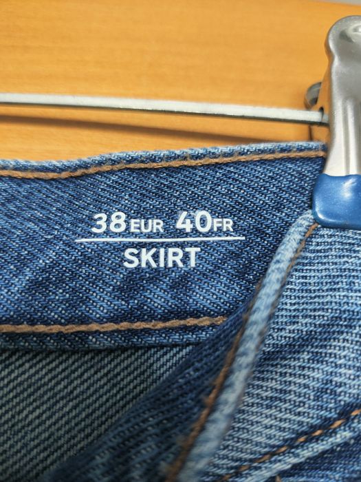 Fusta. Blugi midi 38 C&A