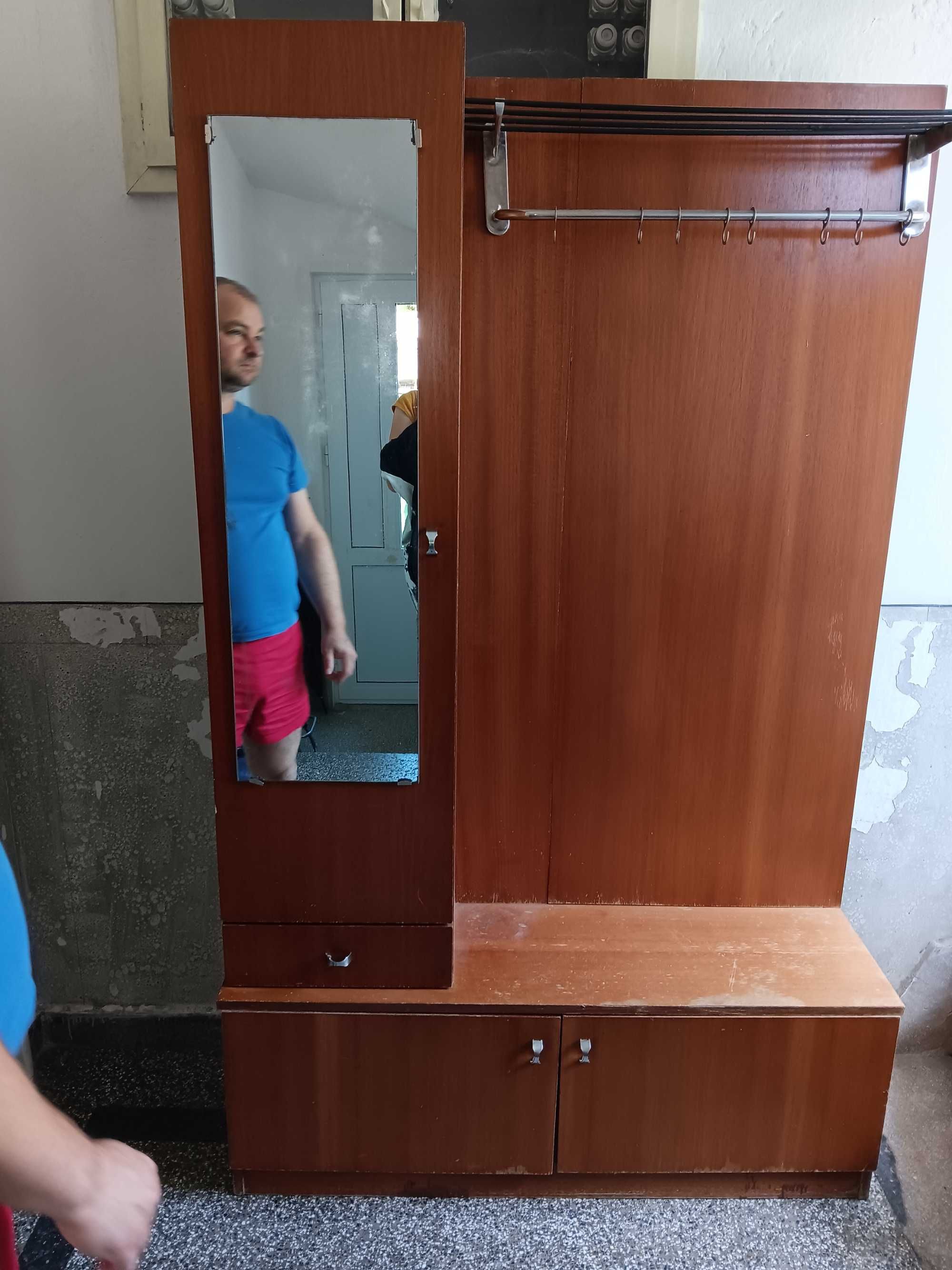 Продавам старо портманто