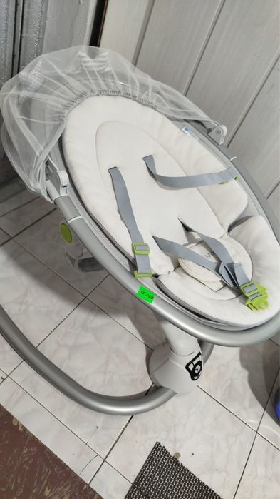 Продам шезлонг качелю