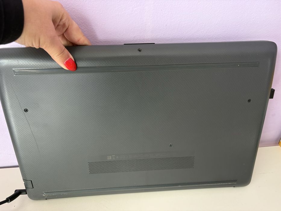 Продавам лаптоп HP