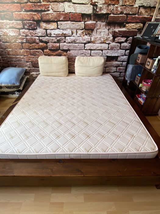 Спалня дървена основа  плюс матрак Magniflex