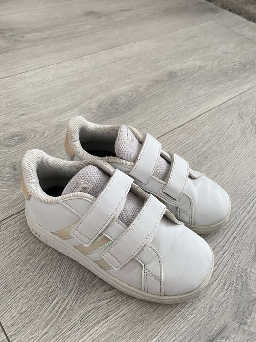 Adidasi adidas marime 27