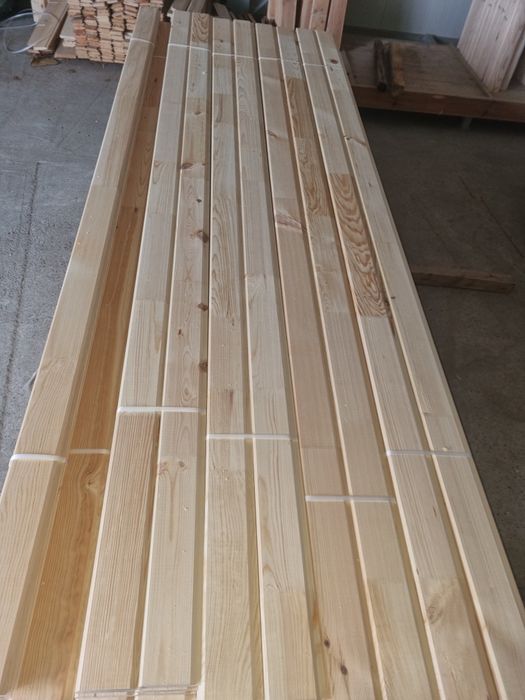 Lambriu pin fara noduri(imbinat in dinti)