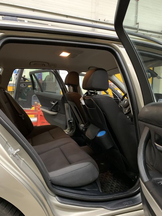 BMW 318d Touring E91 – Automat