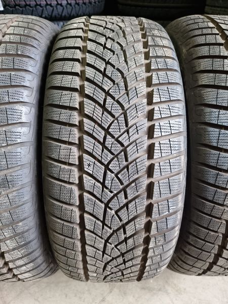 255/45/20 GOODYEAR 4бр