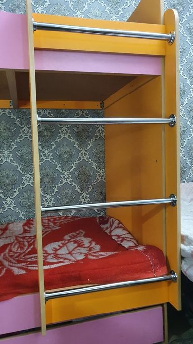 Двухьярусные кровать