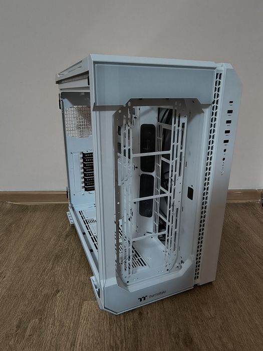 Thermaltake view 51