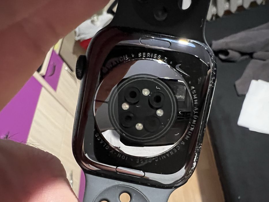 Apple Watch Seria 7 Nike edition.