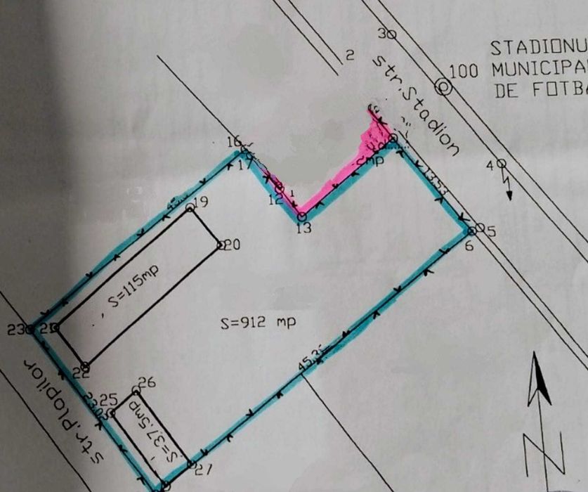 Casa 3 camere,dependinte, teren-intrare pe2 strazi in Tarnaveni-Centru