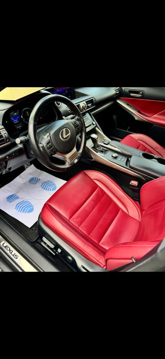 Vand Lexus IS300 h  F sport