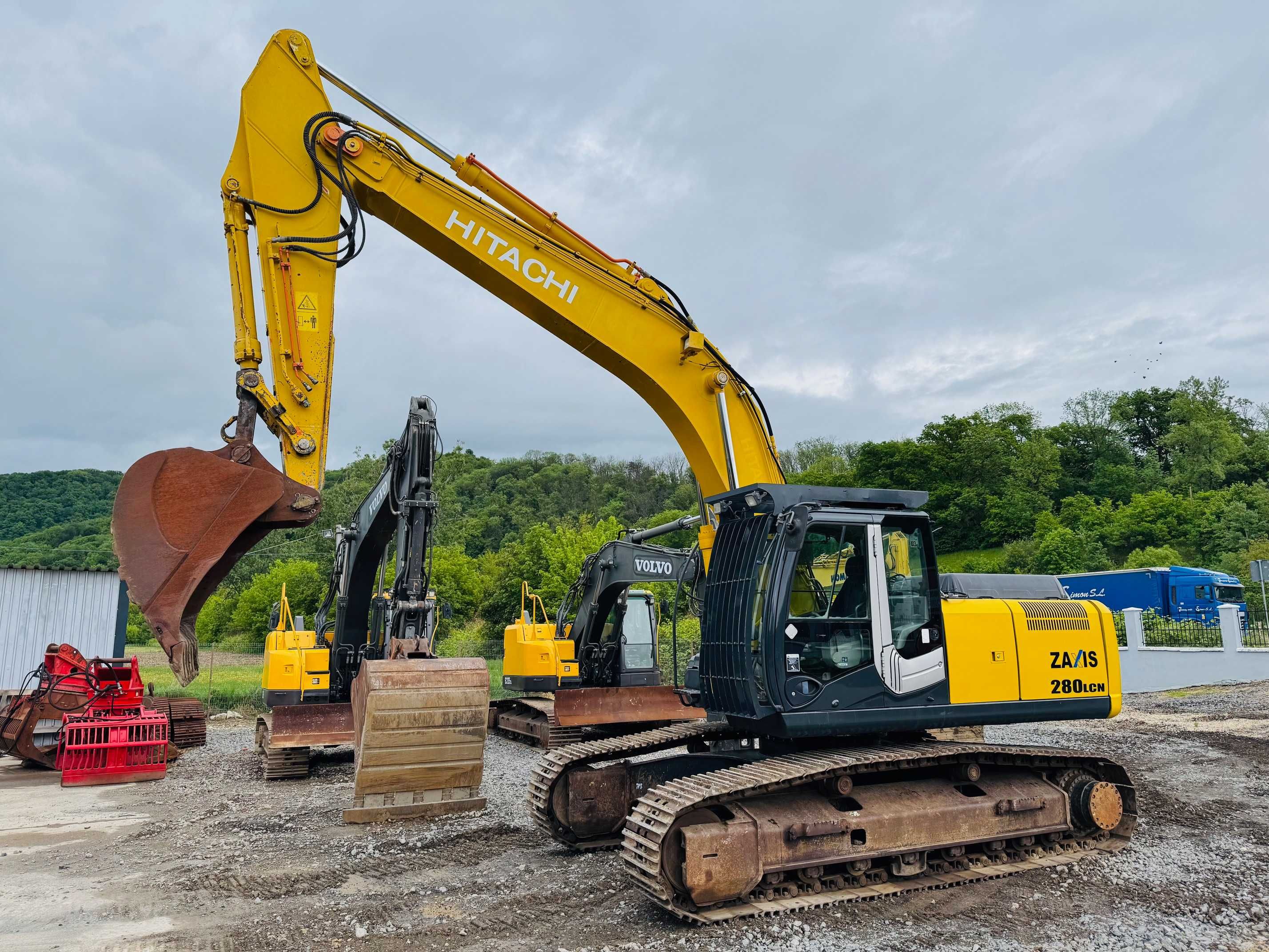 Excavator pe senile Hitachi ZX 280 LCN, an 2006, 30 t, cupa sapat 2mc