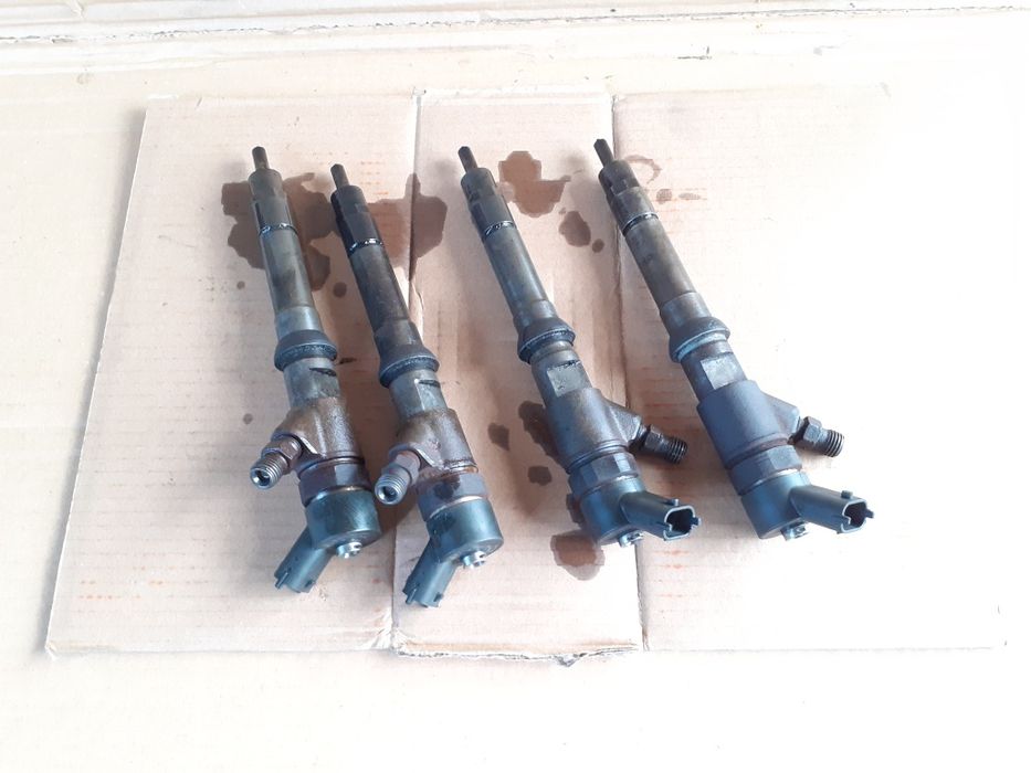 Injectoare iveco motor 2 3 35C10 35C12 35S10 35S12