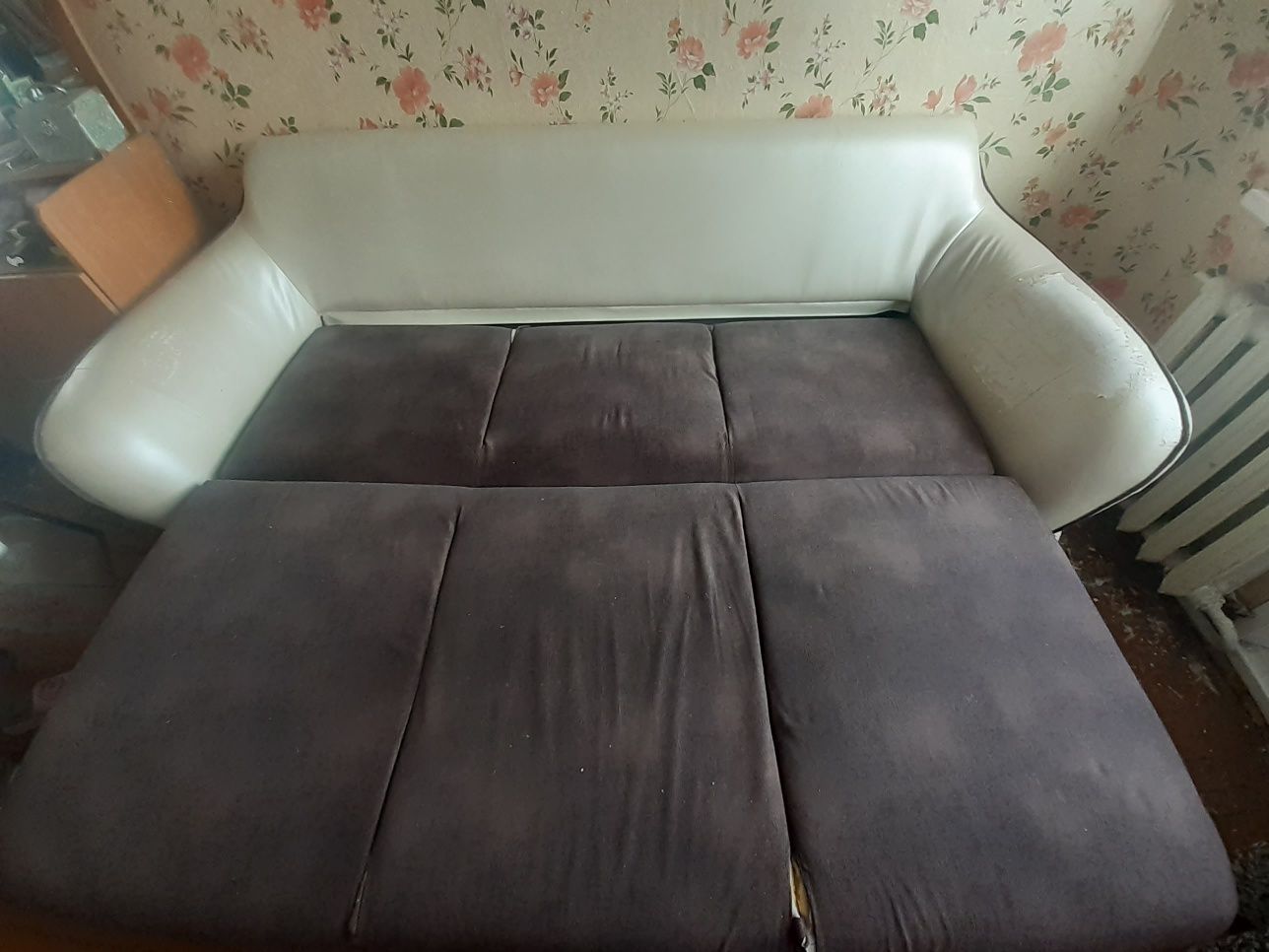 Продаётся кухонный гарнитур и т.д