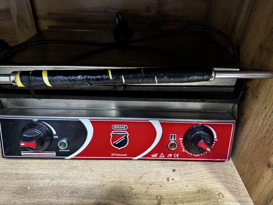 Hoddog tostor sotiladi