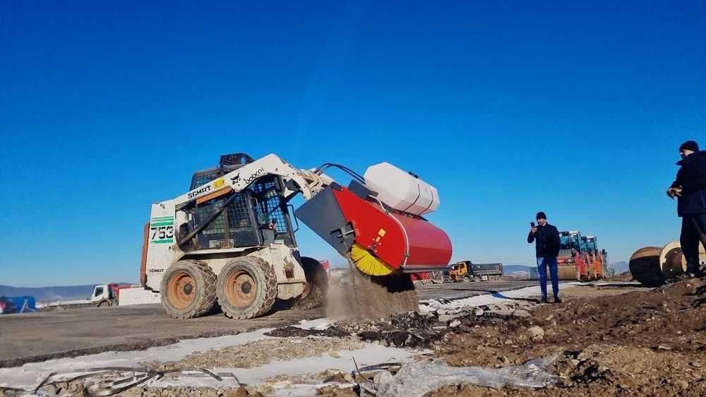 Matura pt. Bobcat, perie Bobcat, maturatoare Bobcat, matura skid steer