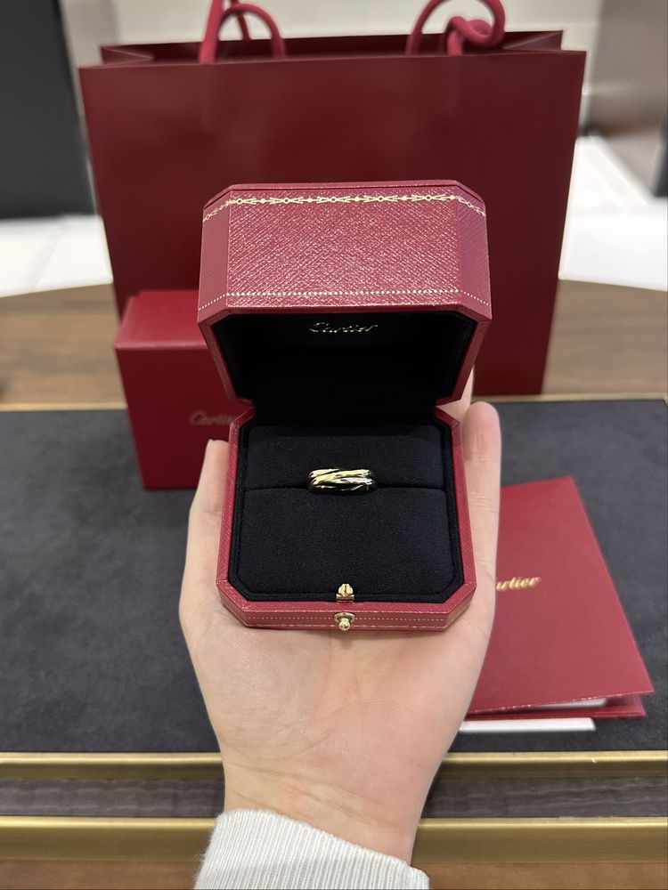 NEW Кольцо Cartier Trinity Small Model B423510