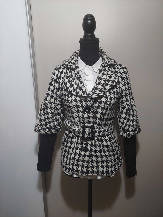 Palton alb negru stil carouri maneci clopot super elegant