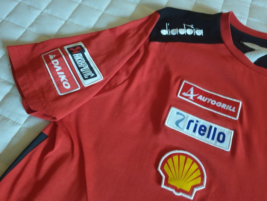 Tricou de barbati  -  100 lei.